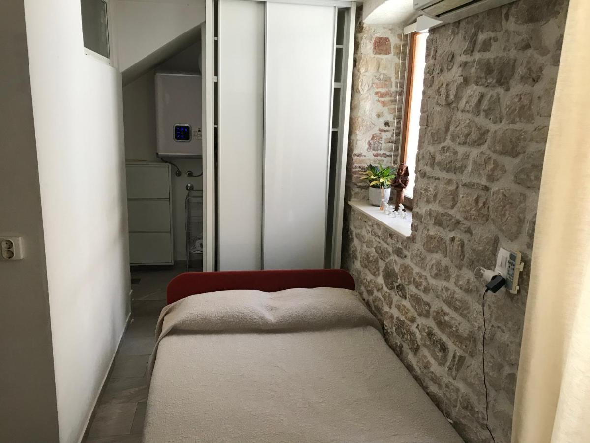 Figa Studio Apartman Каштела Екстер'єр фото